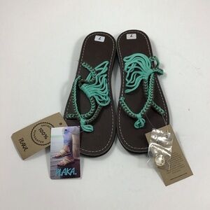 New Plaka Oceanside Turquoise Gray Sandals Size 7 With Gold Toe Ring